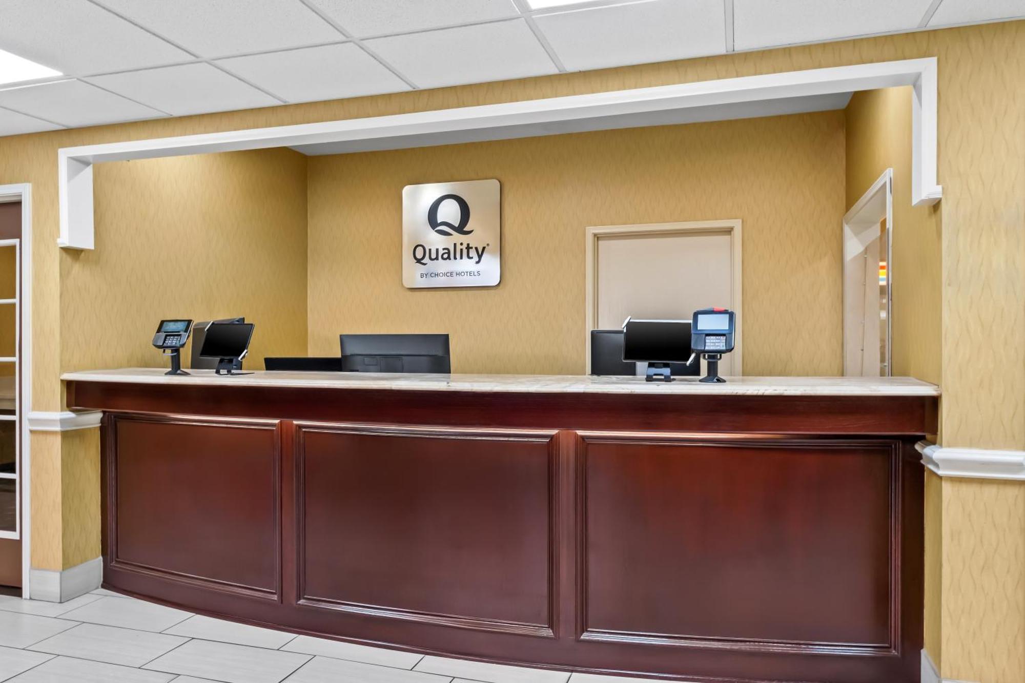 Quality Inn & Suites Airport North - Stone Oak San Antonio Zewnętrze zdjęcie