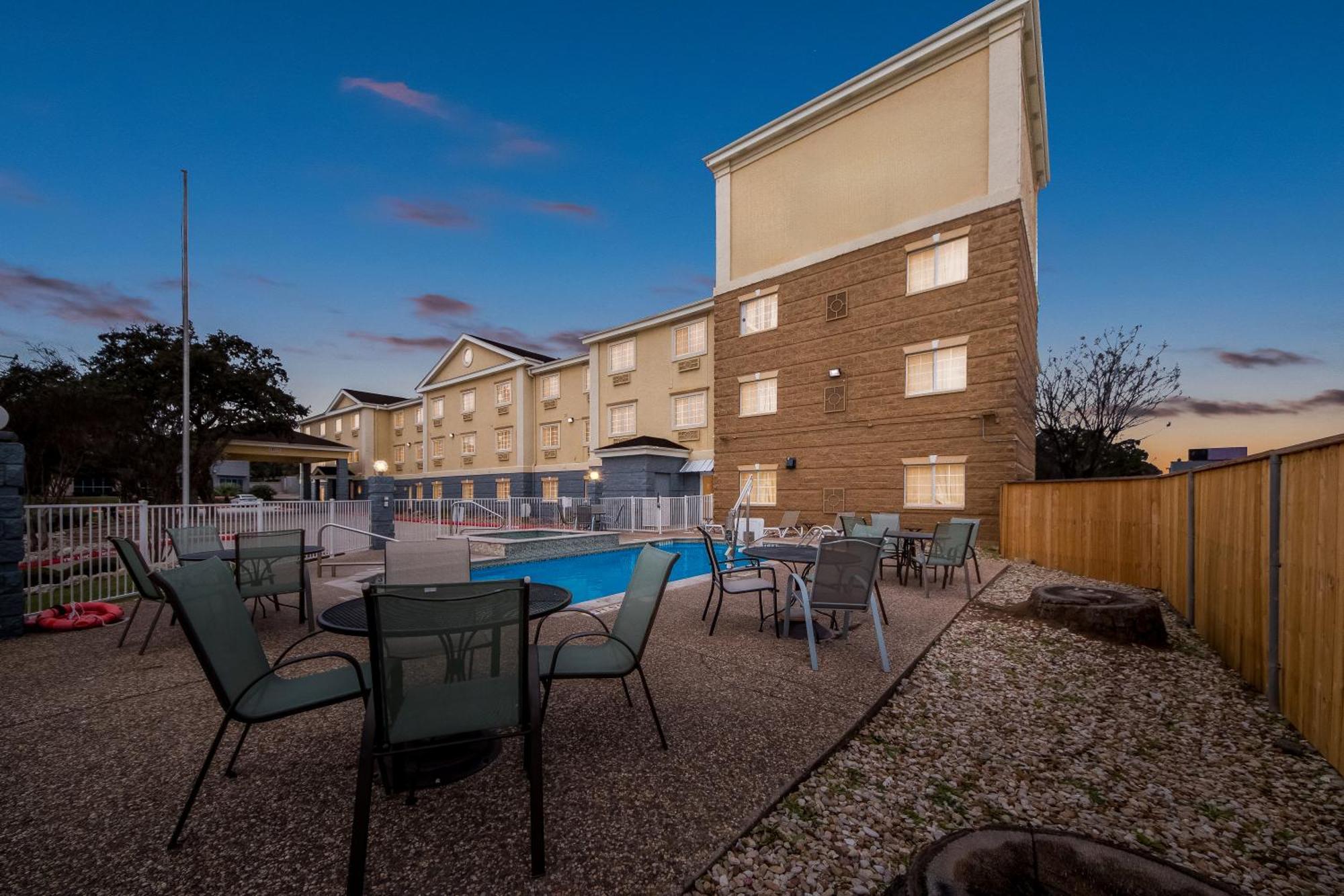 Quality Inn & Suites Airport North - Stone Oak San Antonio Zewnętrze zdjęcie