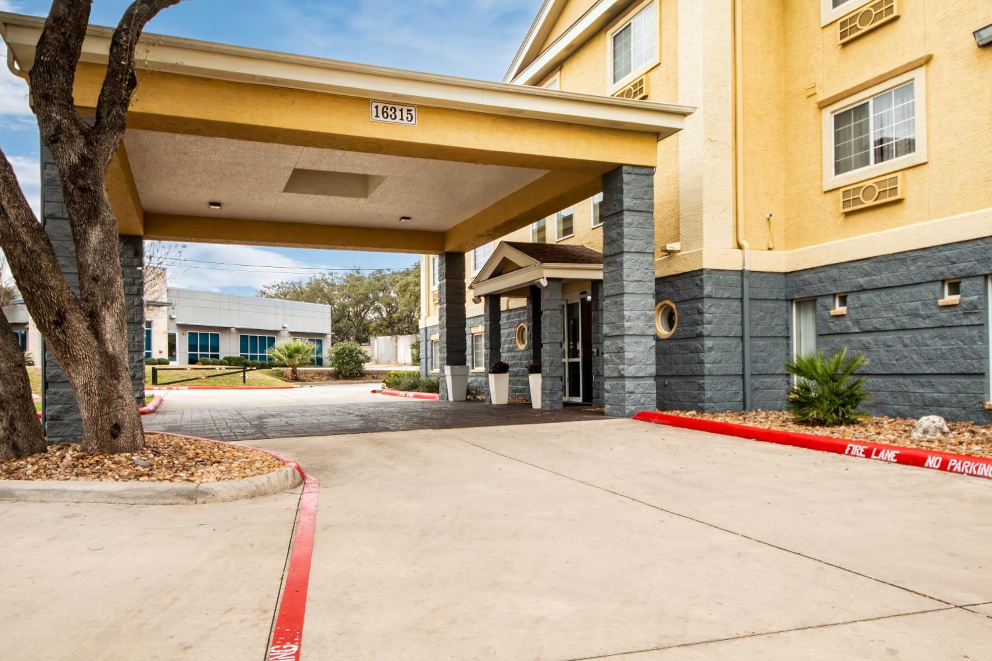 Quality Inn & Suites Airport North - Stone Oak San Antonio Zewnętrze zdjęcie