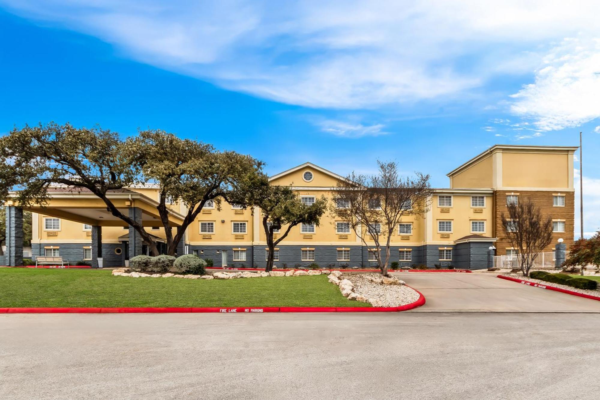 Quality Inn & Suites Airport North - Stone Oak San Antonio Zewnętrze zdjęcie