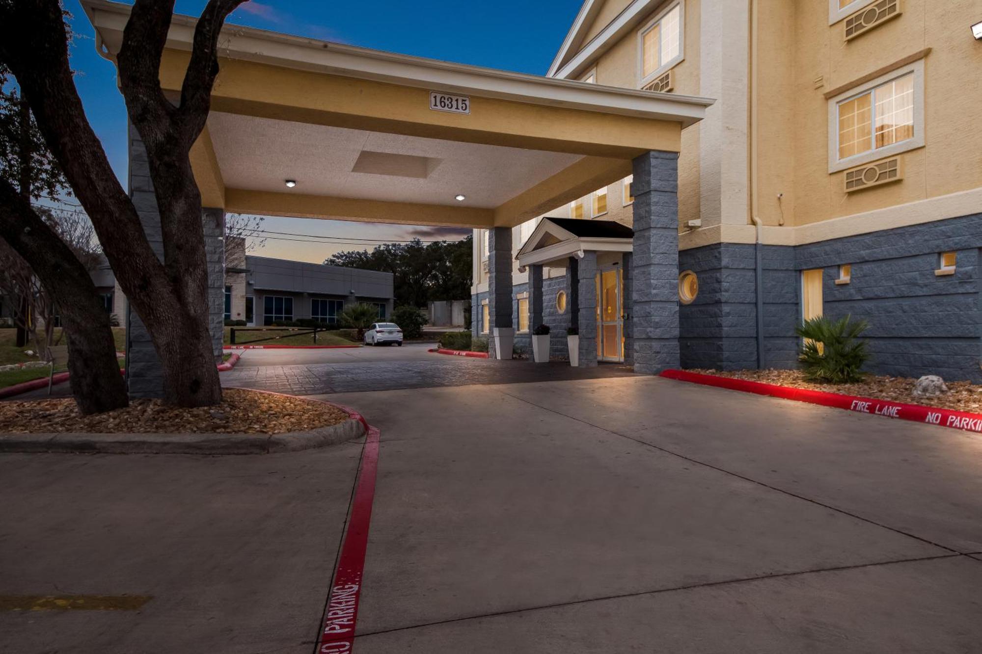Quality Inn & Suites Airport North - Stone Oak San Antonio Zewnętrze zdjęcie