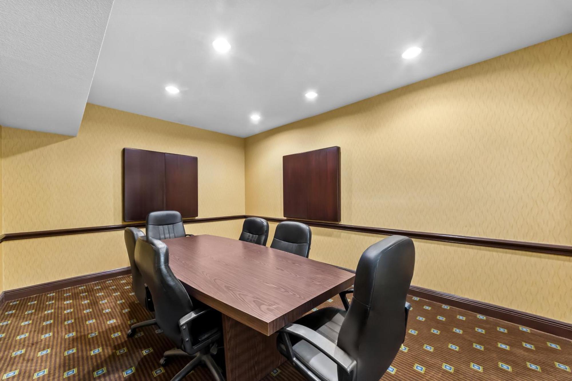 Quality Inn & Suites Airport North - Stone Oak San Antonio Zewnętrze zdjęcie