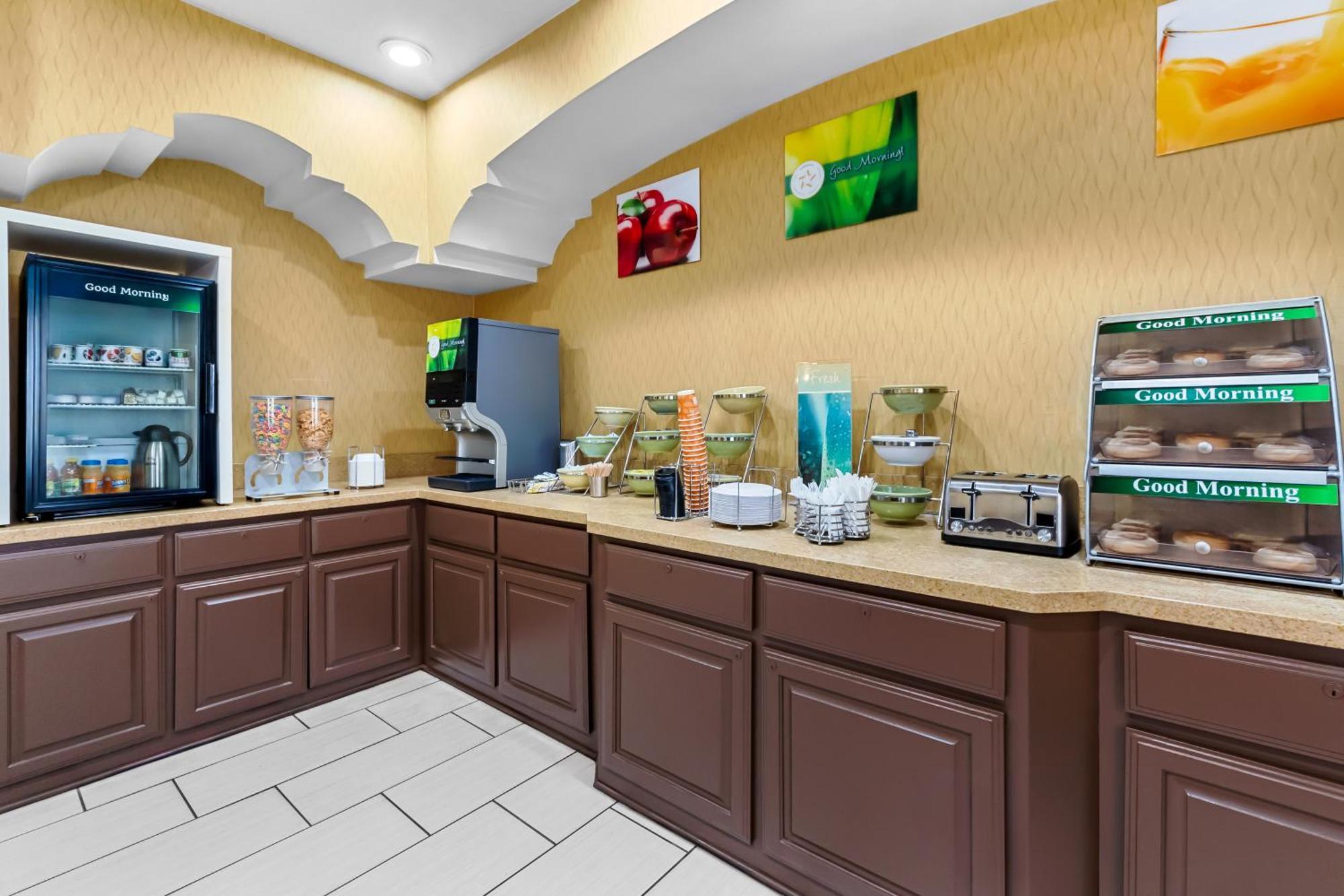 Quality Inn & Suites Airport North - Stone Oak San Antonio Zewnętrze zdjęcie