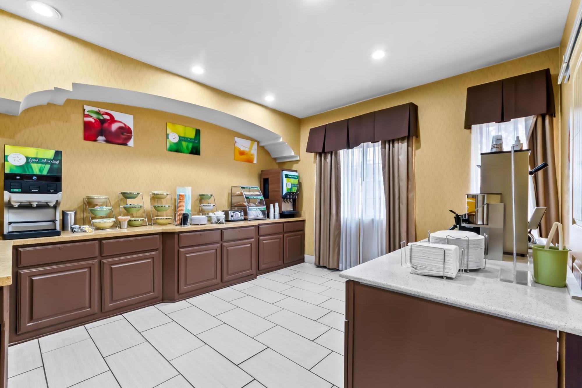 Quality Inn & Suites Airport North - Stone Oak San Antonio Zewnętrze zdjęcie