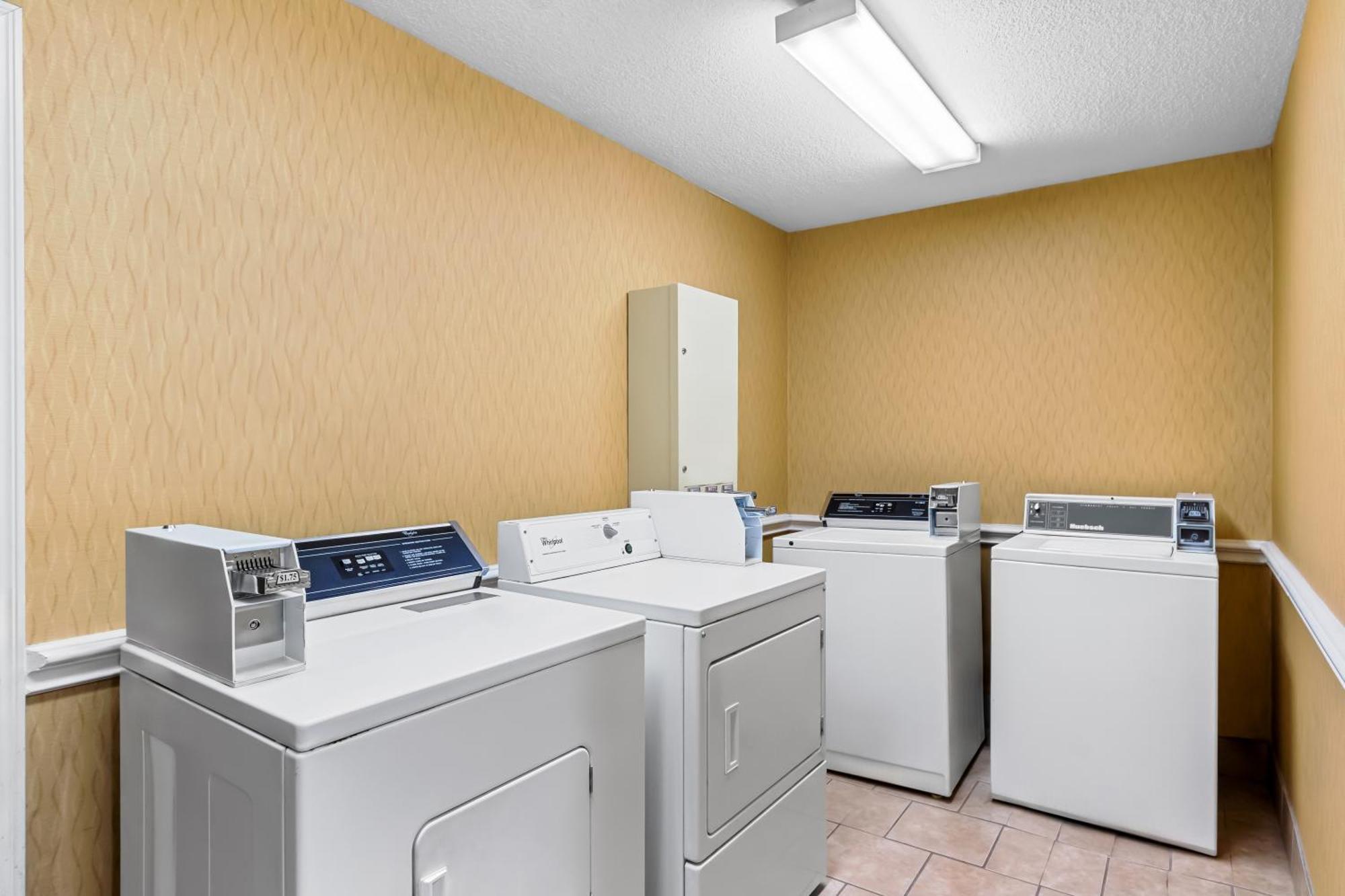 Quality Inn & Suites Airport North - Stone Oak San Antonio Zewnętrze zdjęcie